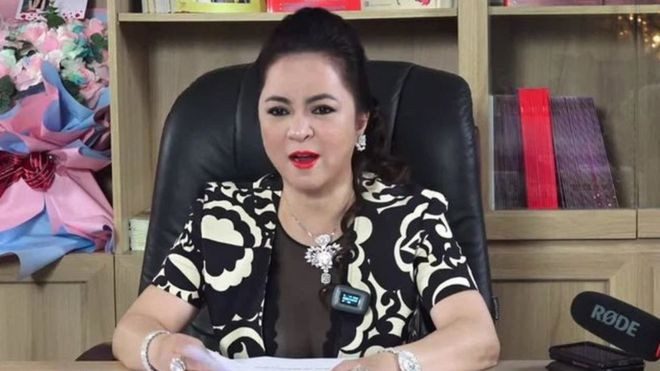 Bà Nguyễn Phương Hằng 