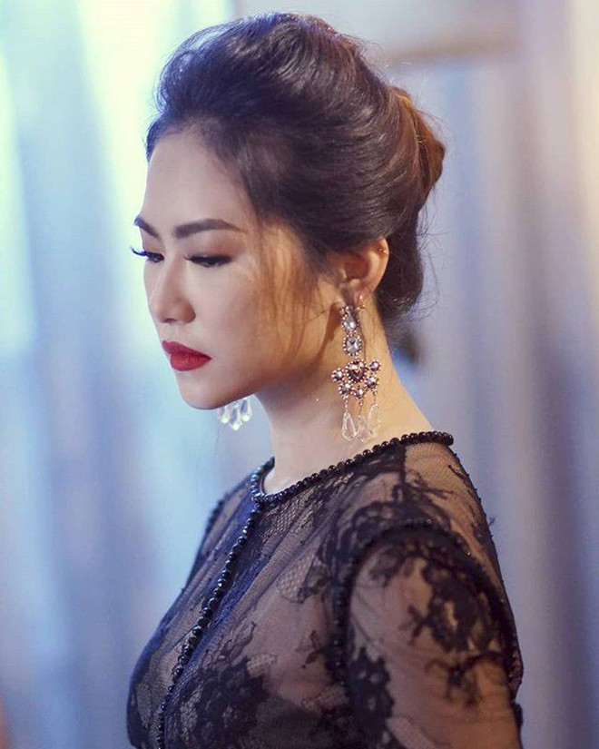 Lương Bích Hữu đeo khẩu trang kín mít nhưng vẫn bắn nốt cao ầm ầm khi hát 'Tay trái chỉ trăng' Ảnh 5