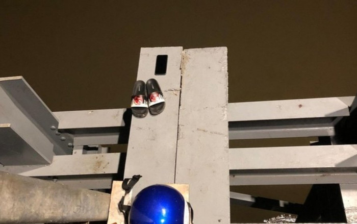 Cãi nhau với bạn gái, nam thiếu niên nhảy xuống sông... rồi tự bơi vào bờ Ảnh 2