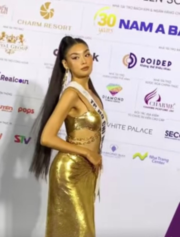 Hình ảnh chất lượng thấp nhưng nhan sắc chất lượng cao.