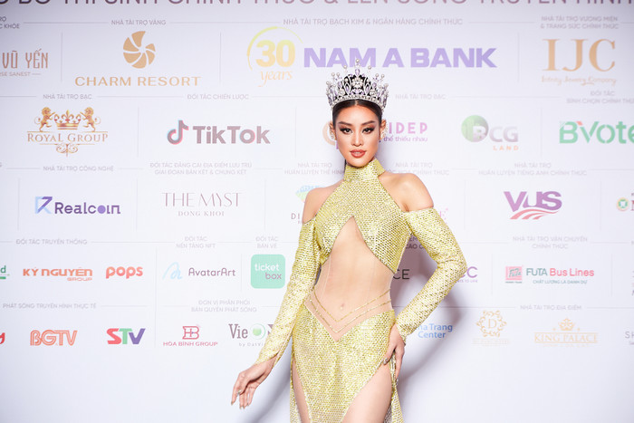 Ôi thôi! Trùm cuối là đây, quá rực rỡ và sáng chói. HH Khánh Vân với thần thái mang đúng sứ mệnh là host của Hoa Hậu Hoàn Vũ Việt Nam 2022.