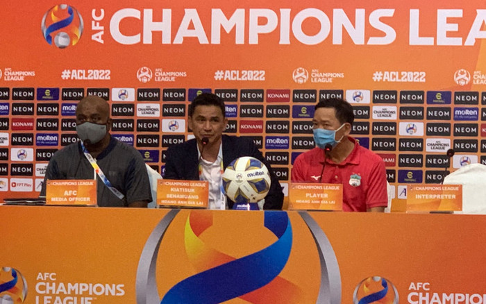 HLV Kiatisuk: Văn Toàn đã chơi tốt trước Yokohama Ảnh 2