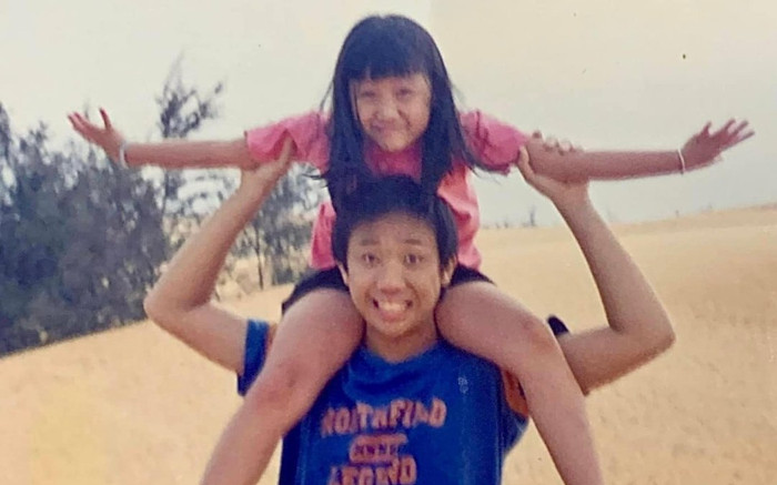 Trấn Thành 'đu trend' chia sẻ hình ảnh hiếm hoi lúc tuổi teen cùng em gái Ảnh 2