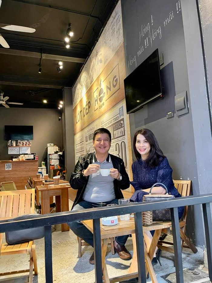 Bức ảnh hạnh phúc mà NSƯT Chí Trung vừa đăng tải.