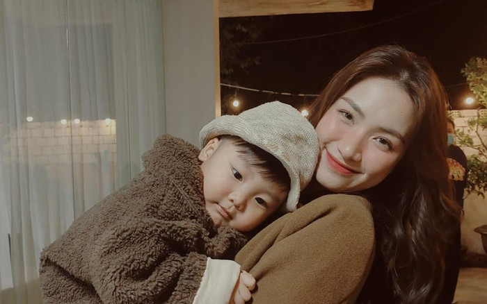 Những hotmom vừa làm mẹ vừa làm cha của Vbiz Ảnh 2