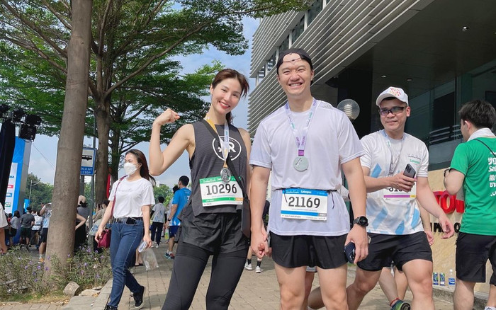 Diễm My 9X tình tứ bên bạn trai doanh nhân, fan được dịp 'đẩy thuyền' tới bến Ảnh 2