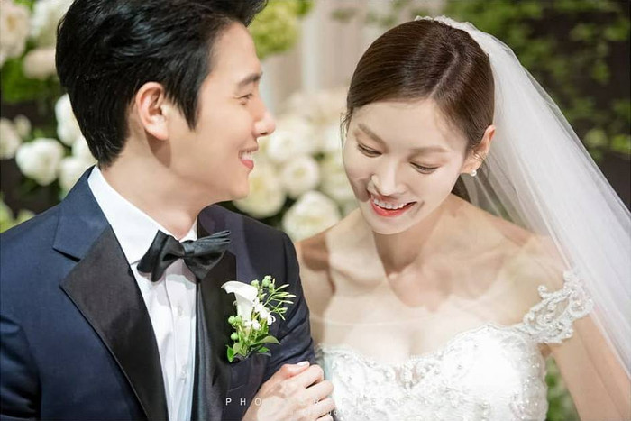 5 cặp đôi Kbiz phim giả tình thật có cuộc sống hôn nhân viên mãn: Hyun Bin - Ye Jin được ví như cổ tích Ảnh 6