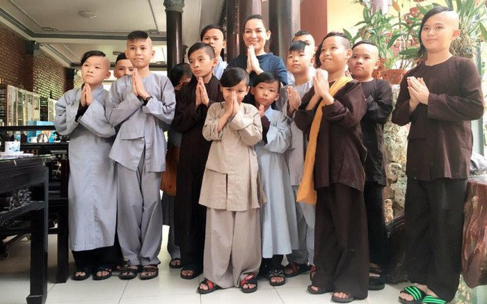 Cuộc sống hiện tại của con nuôi Phi Nhung ra sao khi mẹ qua đời? Ảnh 2