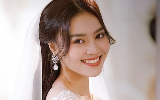 Mỹ nhân Việt sở hữu 'đôi mắt biết cười' khiến ai nhìn cũng bị 'mê mẩn' Ảnh 2