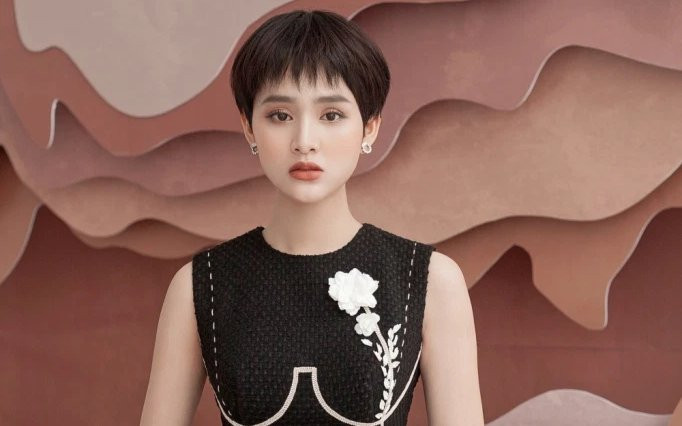 Giữa lúc Hiền Hồ xin lỗi, một sao nữ Vbiz ám chỉ: 'Giật chồng thì vác thân đến gặp vợ con người ta ấy' Ảnh 2