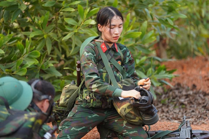 Hòa Minzy được khen hết lời khi vừa để mặt mộc vừa hát quan họ 'ngọt ơi là ngọt' Ảnh 3