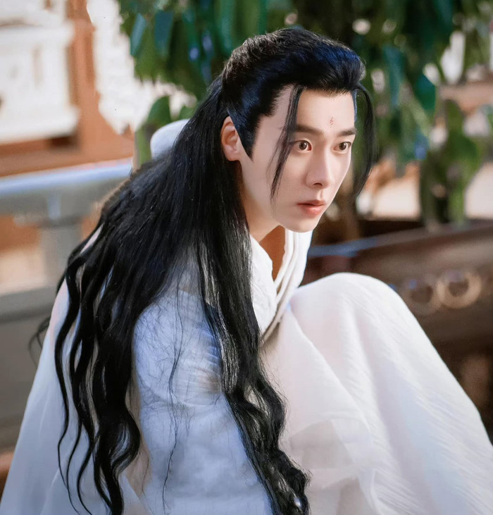 Rộ tin Lý Dịch Phong 'bắt cá 2 tay' với Địch Lệ Nhiệt Ba và Đường Yên trong Thiên Cổ Quyết Trần 2? Ảnh 10