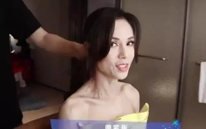 Lộ hình ảnh 'Tiểu Long Nữ' gầy trơ xương, khuôn mặt như biến dạng khiến fan lo lắng Ảnh 2