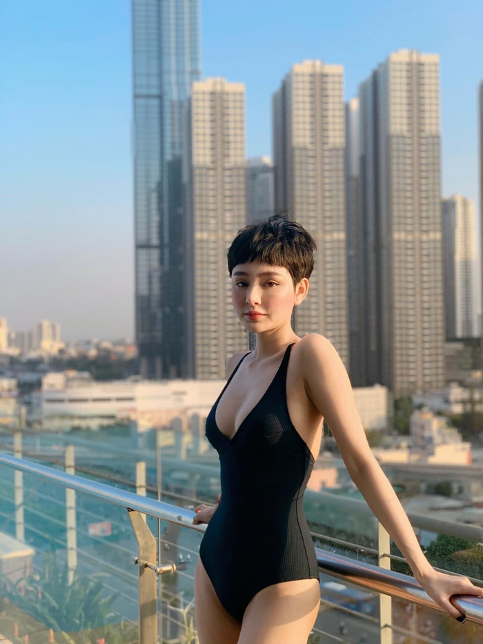 Nữ ca sĩ gửi lời xin lỗi đến khán giả, đồng thời mong nhận được sự thông cảm và bao dung.