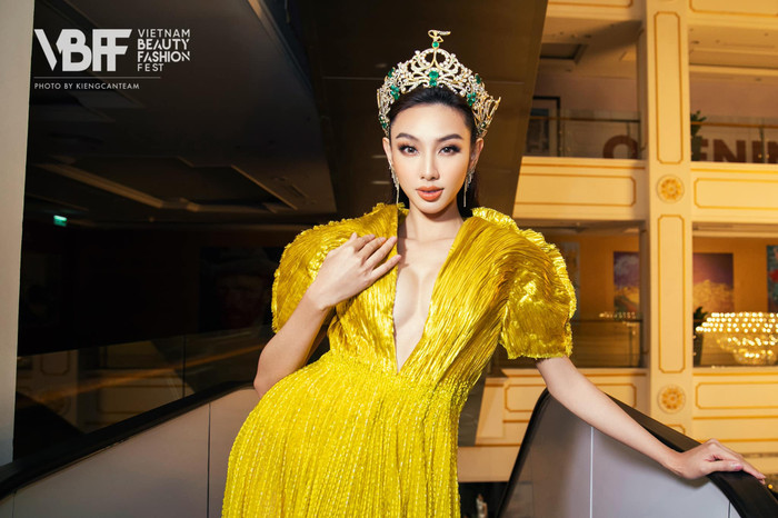 Chỉ vì một đoạn clip hát, fan đồng loạt 'lo sợ' cho Hoa hậu Thùy Tiên? Ảnh 3