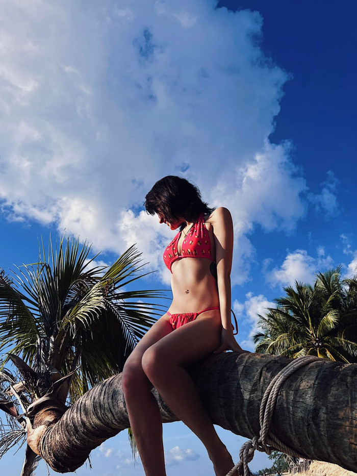 Màn khoe vóc dáng quyến rũ của Bảo Anh khiến dân tình không khỏi 'bỏng mắt'