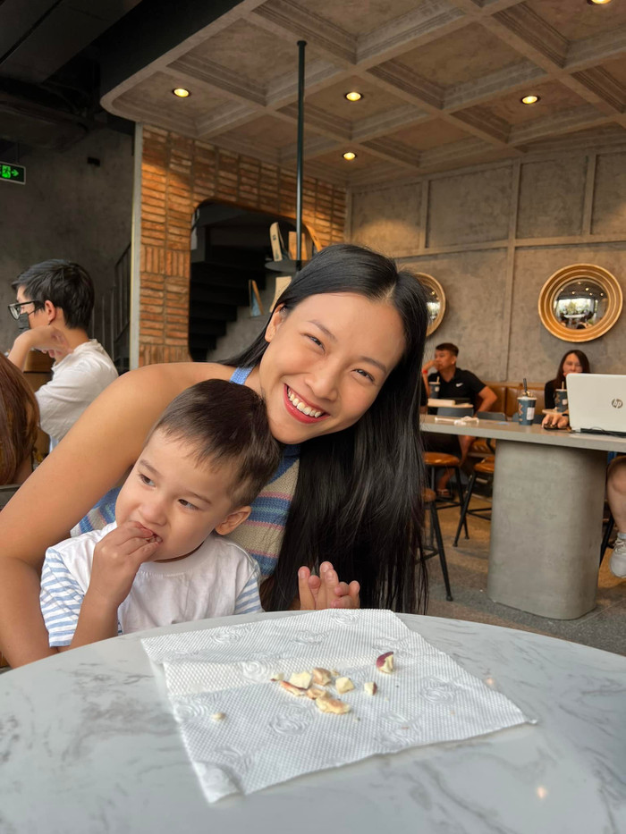 Sau cuộc hôn nhân không trọn vẹn, nữ diễn viên đã dần lấy lại tinh thần. 