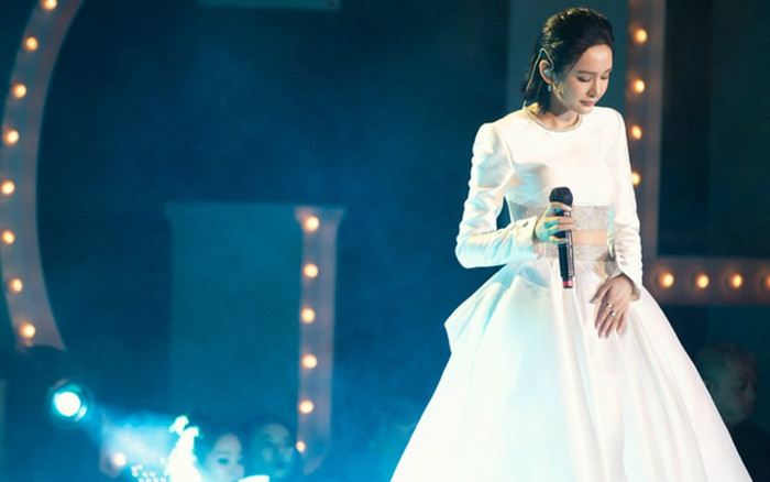 Bản cover cách đây 2 năm của Hiền Hồ bất ngờ 'sống lại' sau khi xin lỗi khán giả về ồn ào 'nương tựa' Ảnh 2