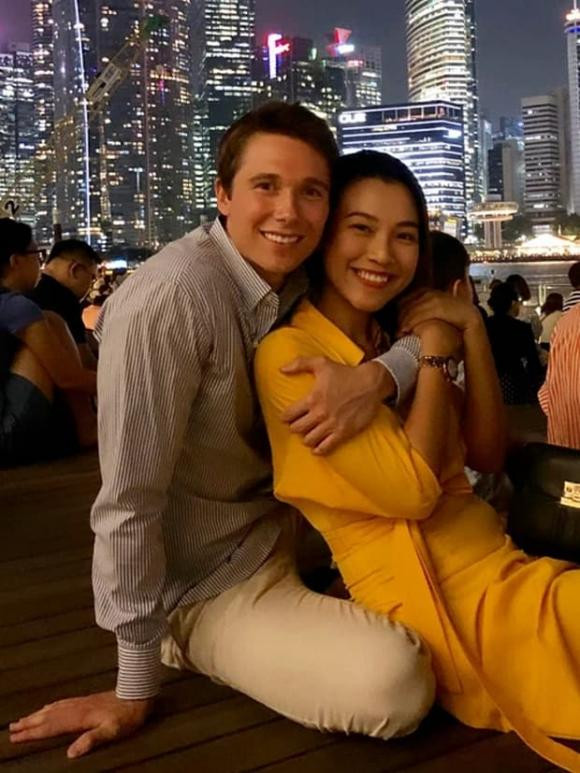 Hậu thông báo ly hôn chồng Tây, Hoàng Oanh vẫn giữ tinh thần lạc quan và liên tục tham gia các lịch trình công việc.