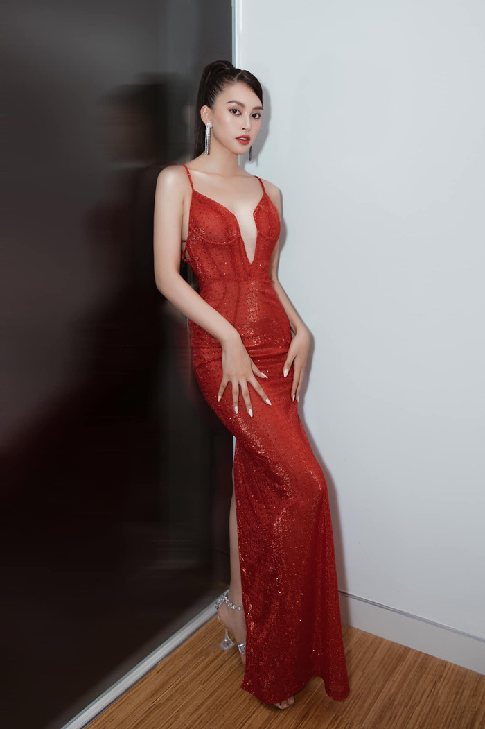 Hoa hậu Tiểu Vy lấn sân làm ca sĩ, được đầu tư hẳn sân khấu ngoài trời đẹp như mơ? Ảnh 7