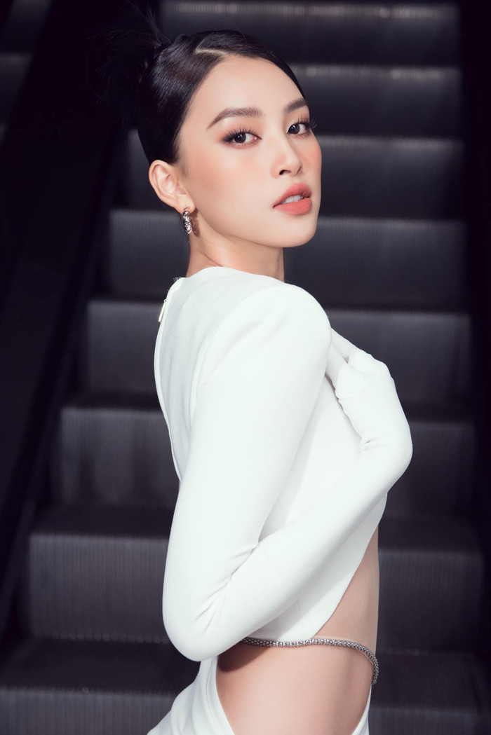 Hoa hậu Tiểu Vy lấn sân làm ca sĩ, được đầu tư hẳn sân khấu ngoài trời đẹp như mơ? Ảnh 6