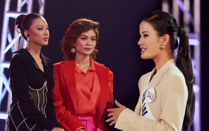 Dụ dỗ Hương Ly về đội, Kim Duyên tung chiêu: 'Em tới đây để chiến thắng hay là để tăng thêm tình chị em' Ảnh 2