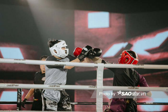 The Champion: Kiều Minh Tuấn và Phạm Anh Khoa chơi 'chiêu lạ', dồn ép đối thủ đầy nghẹt thở Ảnh 8