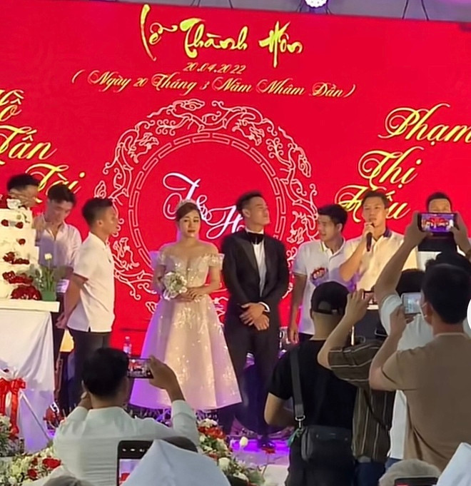 Đám cưới Hồ Tấn Tài diễn ra trưa 20/4.