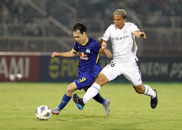 Tiền đạo Nguyễn Văn Toàn cho biết chưa có ý định rời HAGL dù HLV Jeonbuk Motors cho rằng anh có thể chơi ở K-League 1. Ảnh: HAGL