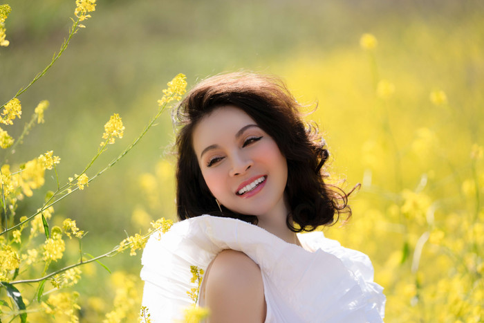 Nhan sắc xinh đẹp của MC Thanh Mai tại công viên Chino Hills