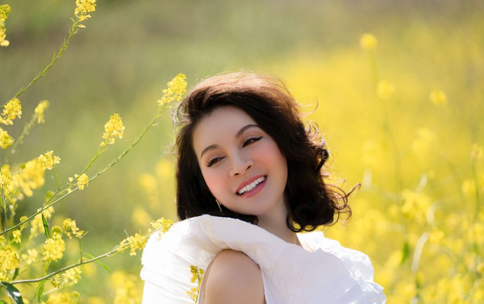 MC Thanh Mai đẹp mơ màng, khéo khoe nhan sắc bị thời gian lãng quên tại công viên Chino Hills Ảnh 2