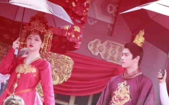 Lộ cảnh đại hôn của Hứa Khải và Cảnh Điềm trong Lạc Du Nguyên, khán giả lại đem ra so sánh với phim khác Ảnh 2