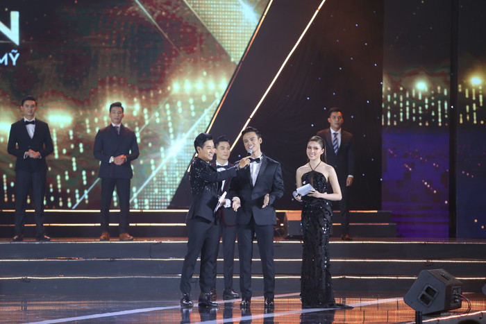 'Hốt 1 rổ sạn' chung kết Quý Ông Hoàn Mỹ: Dài lê thê, âm thanh tệ, hỏi đáp quá nhiều Ảnh 20