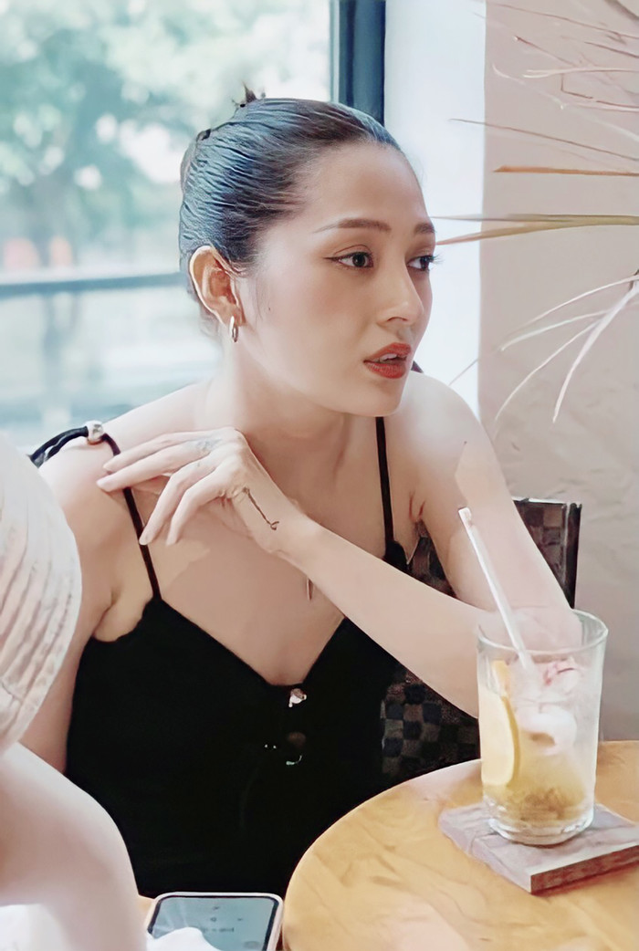 Hậu nghi vấn thái độ với ekip, Bảo Anh ghi điểm tuyệt đối khi bị fan nam nắm tay hoài không buông Ảnh 3