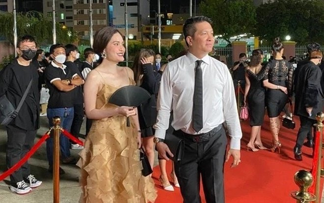 Lộ ảnh nhan sắc ngoài đời khác hẳn ảnh đăng Facebook, vợ chồng Đoàn Di Băng đồng loạt có động thái mới Ảnh 2