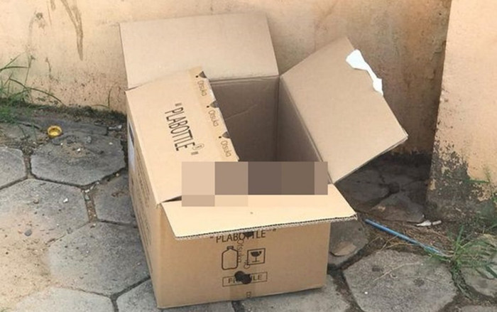 Phát hiện chiếc thùng dính máu và bốc mùi hôi thối, hàng xóm tá hỏa báo cảnh sát khi thấy bên trong Ảnh 2