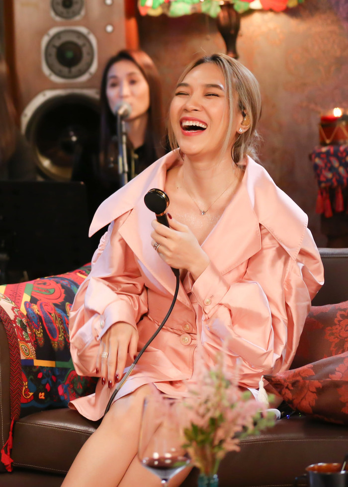 Hơn 2 thập kỉ, tên tuổi của Mỹ Tâm vẫn chưa lúc nào hạ nhiệt 