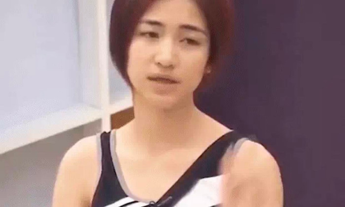 Hòa Minzy khi đó cũng đã không giữ được bình tĩnh khi chỉ thẳng mặt Hoàng Yến