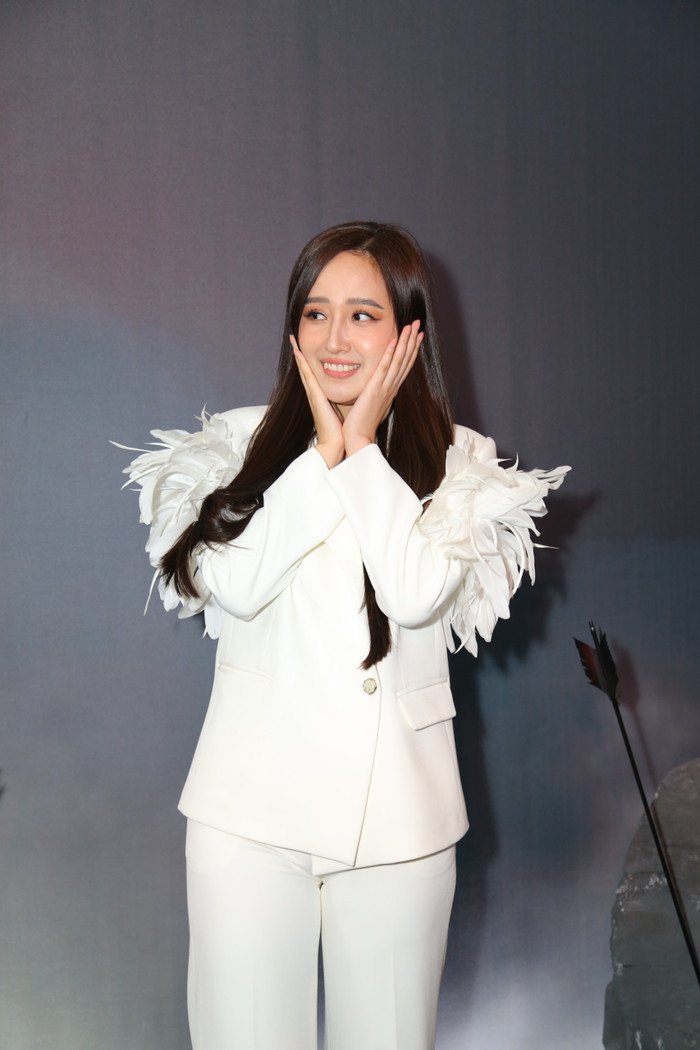 Hoa Hậu Việt Nam 2006 xuất hiện từ khá sớm.