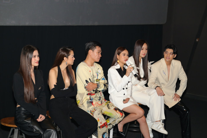 Hành trình comeback của Đông Nhi: 5 tháng để quay MV, dàn khách mời rướm máu vì bạn thân Ảnh 5