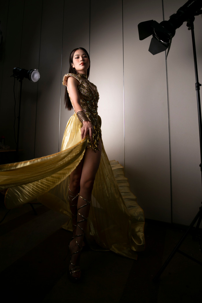 Từ nay hãy gọi Lệ Nam là nữ hoàng tung váy, xoay tà: Đỉnh cỡ nào mà càn quét cả show diễn? Ảnh 5