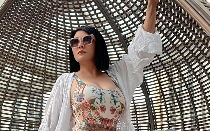 Vợ cũ Bằng Kiều khoe body nóng bỏng, nhan sắc như 'gái đôi mươi' Ảnh 2