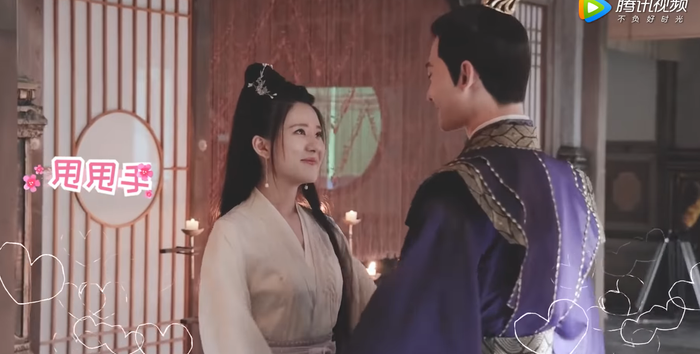 Ánh mắt tình tứ của bộ đôi khi đang tập trung nhớ thoại.