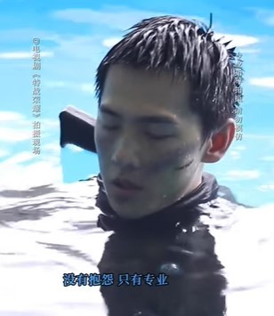 Đặc Chiến Vinh Quang: Dương Dương có xóa được dớp diễn đơ dù lăn xả hết mình? Ảnh 6