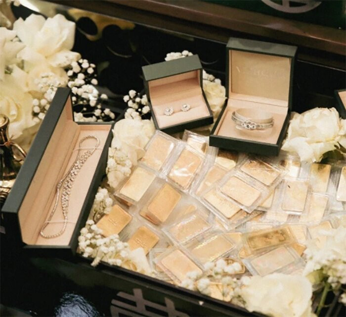 Tổng số sính lễ người đẹp nhận được lên tới 5kg vàng và trang sức có giá trị lên tới 2 tỷ đồng