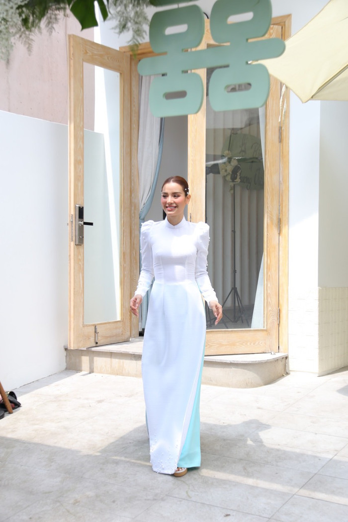 Hội cô dâu diện áo dài trắng: Đông Nhi, Thu Thảo kinh điển nhưng 'độc nhất' chắc suất Phương Trinh Jolie Ảnh 3