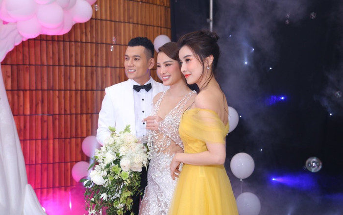 Đám cưới của Phương Trinh Jolie và Lý Bình: Dàn nghệ sĩ tề tựu đông đủ chúc phúc cho cô dâu và chú rể Ảnh 2