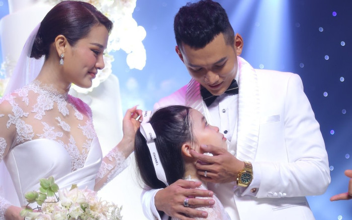 HOT: Phương Trinh Jolie bất ngờ tiết lộ con gái ruột đã tròn 9 tuổi trong đám cưới Ảnh 2