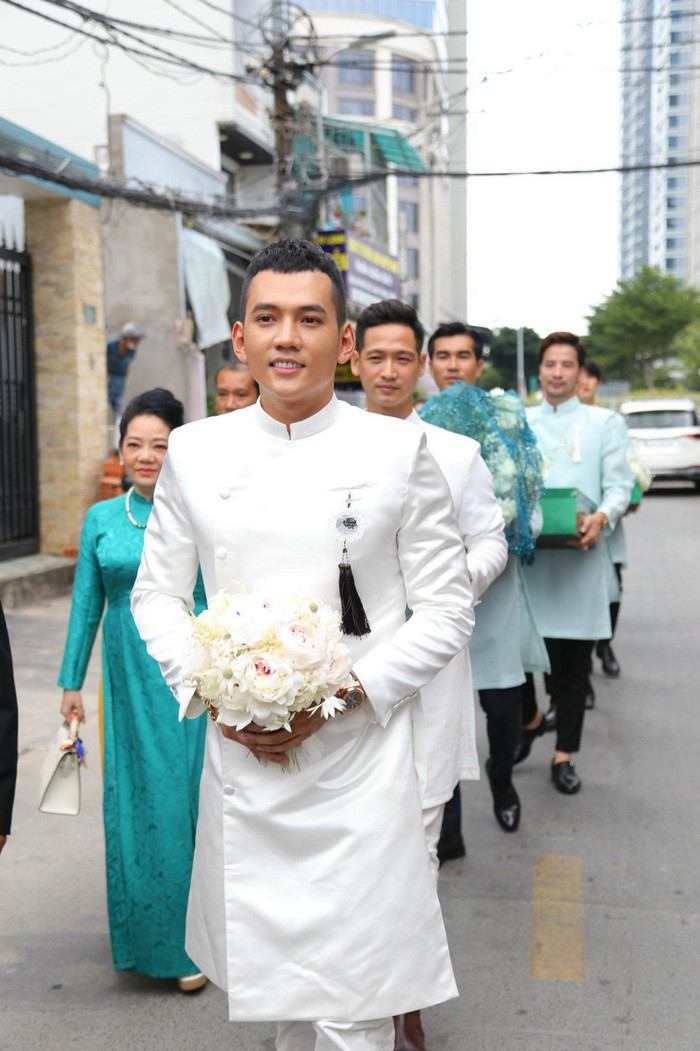 Chú rể Lý Bình bảnh tỏn trong ngày trọng đại.