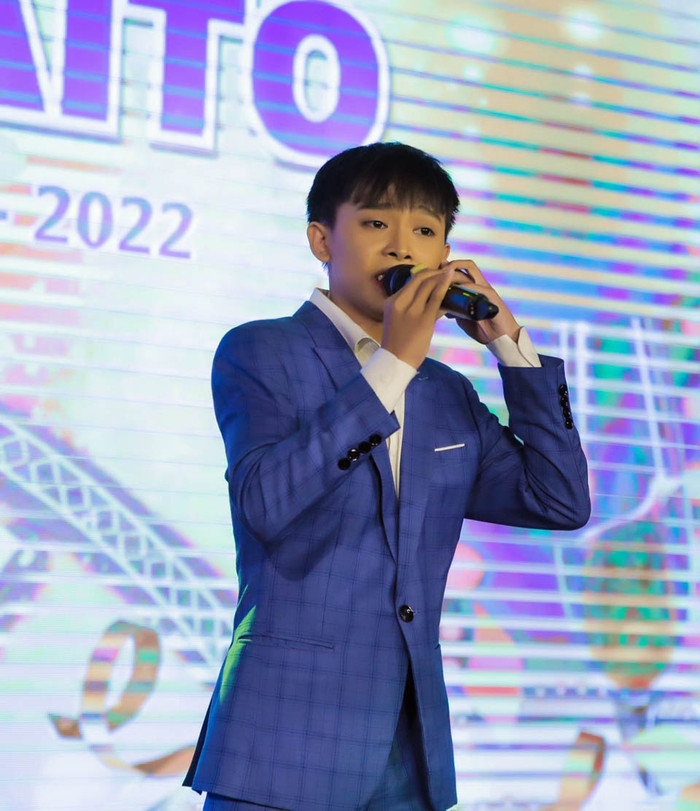 Hồ Văn Cường thử sức hát nhạc Pop Ballad trong sân khấu mới nhất, liệu có gây thiện cảm với netizen? Ảnh 5